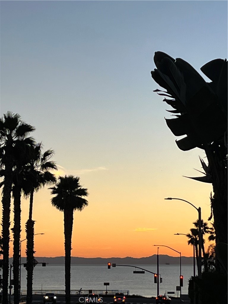 https://media.crmls.org/medias/57c7a290-2139-4fce-996f-6cceb933648c.jpg?preset=X-Large