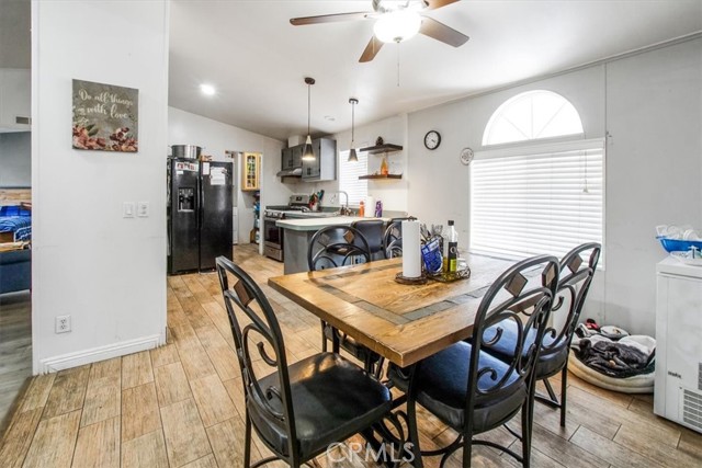 Detail Gallery Image 8 of 31 For 1855 E Riverside Dr #110,  Ontario,  CA 91761 - 3 Beds | 2 Baths