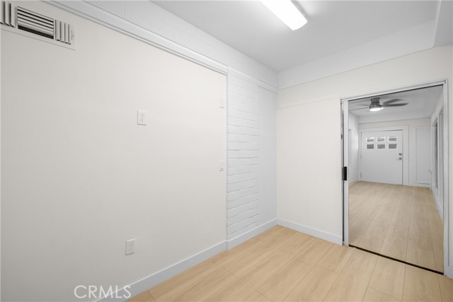 Detail Gallery Image 4 of 25 For 2823 W 8th St, Los Angeles,  CA 90005 - 4 Beds | 2/1 Baths