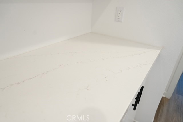 https://media.crmls.org/medias/57c81a84-6411-41e5-bbaf-136ed4e5304e.jpg?preset=X-Large