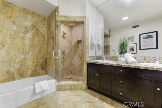 Detail Gallery Image 14 of 32 For 4550 Coldwater Canyon Ave #303,  Studio City,  CA 91604 - 3 Beds | 2 Baths