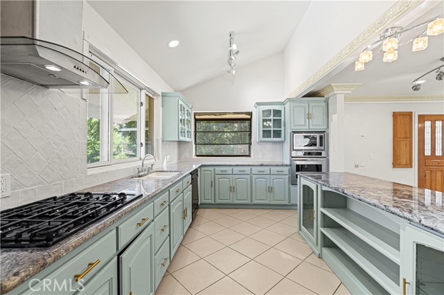 3916 Carnavon Way, Los Angeles CA: https://media.crmls.org/medias/57c8899d-60d0-48c9-b3b0-9323a7e395ab.jpg