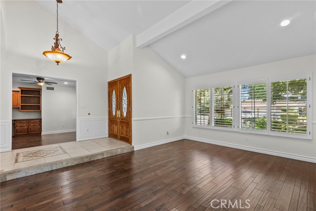 25383 Fortuna Drive, Valencia CA: https://media.crmls.org/medias/57c8a05c-a9bb-41f9-ac07-ea8fab0c7008.jpg