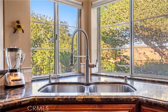 16015 Ranch House Rd, Chino Hills CA: https://media.crmls.org/medias/57c8bbb2-fb20-424e-b3a1-35ab528ce0c4.jpg