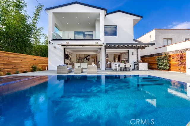 12732 Hortense Street, Studio City CA: https://media.crmls.org/medias/57c8e02f-c591-4334-b13f-564a9b854381.jpg