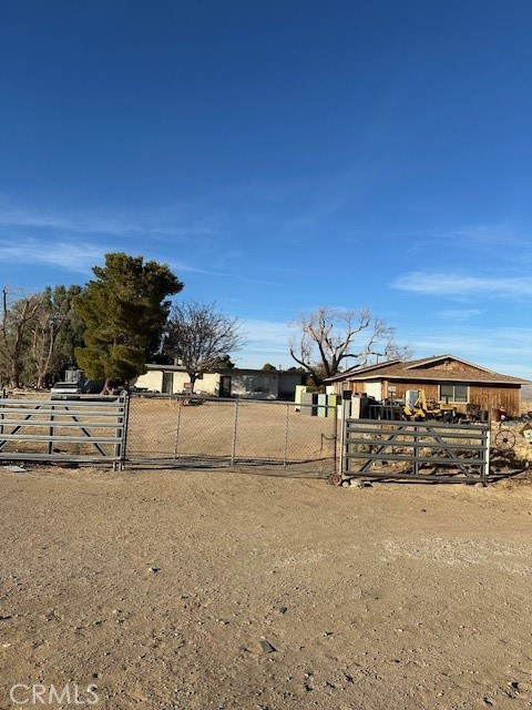 Detail Gallery Image 5 of 27 For 7533 E Chapinite, Cantil,  CA 93519 - 2 Beds | 2 Baths