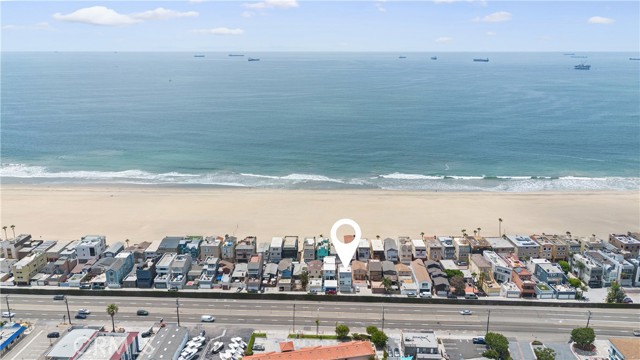 Detail Gallery Image 1 of 41 For 55 B Surfside Ave, Surfside,  CA 90743 - 4 Beds | 4 Baths