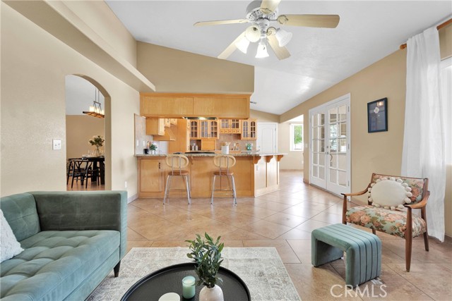 Detail Gallery Image 10 of 64 For 16158 Rimrock Rd, Apple Valley,  CA 92307 - 4 Beds | 2/1 Baths