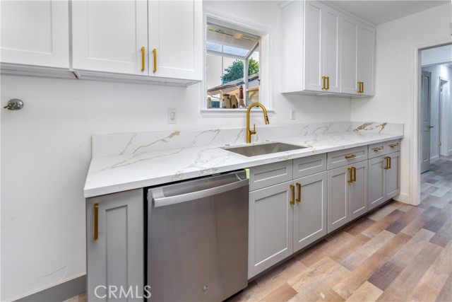 22151 Ingomar Street, Canoga Park CA: https://media.crmls.org/medias/57c9bab3-797b-414a-9f59-1e5c59acede1.jpg