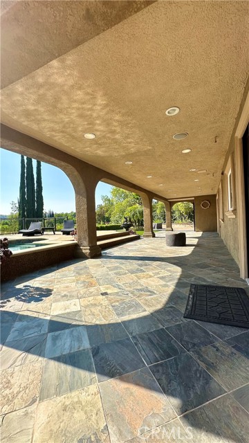 5433 Beeler Avenue, Woodland Hills CA: https://media.crmls.org/medias/57ca69b0-baed-4fc8-be84-82bad463b8c0.jpg
