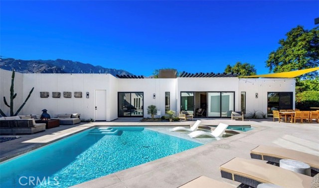 400 W Santa Catalina, Palm Springs, CA 92262