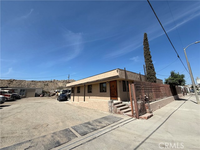 Commercial for Sale in Sun Valley, California