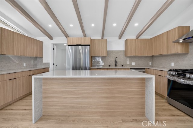 16445 Kingsbury photo 11