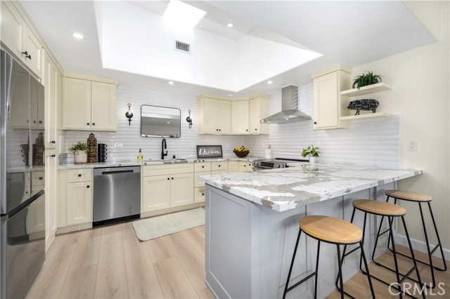 1540 Northwood Road, Seal Beach CA: https://media.crmls.org/medias/57cc00c7-7be2-4b6a-ab30-029720cf5dd8.jpg