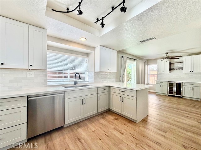 Detail Gallery Image 12 of 48 For 25211 Corte Sombrero, Murrieta,  CA 92563 - 4 Beds | 3 Baths