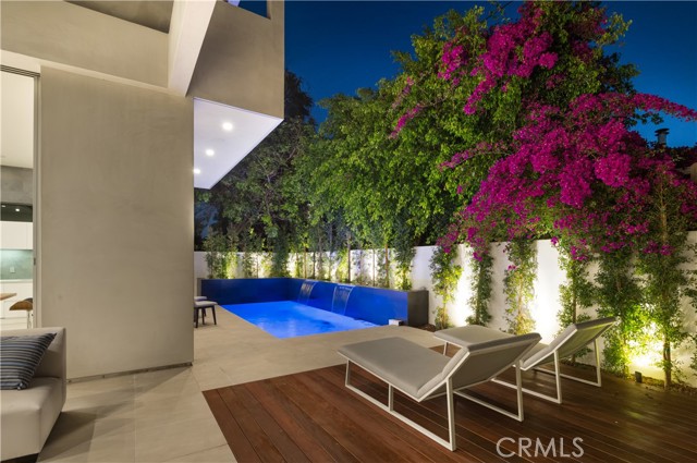 627 N Vista Street, Los Angeles CA: https://media.crmls.org/medias/57cd33d3-4a1e-4c98-b718-383d5f79a227.jpg