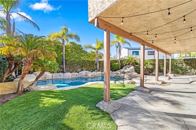 Detail Gallery Image 19 of 67 For 16293 Wayfarer Ln, Huntington Beach,  CA 92649 - 5 Beds | 3/1 Baths