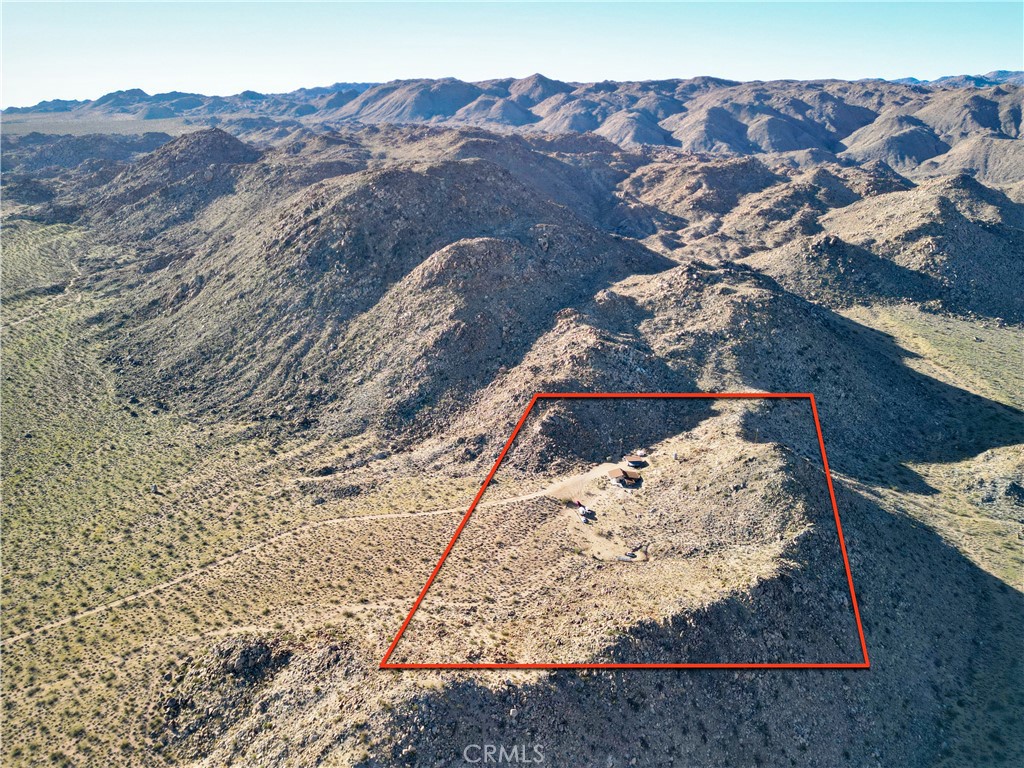 https://media.crmls.org/medias/57cd5fe1-bd58-47c3-a5a0-925bb57bb762.jpg?preset=X-Large