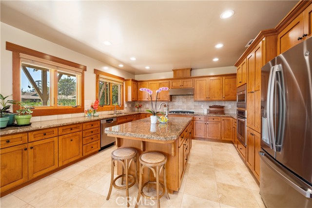 Detail Gallery Image 8 of 61 For 2301 Sanderling Ct, Arroyo Grande,  CA 93420 - 3 Beds | 3/1 Baths