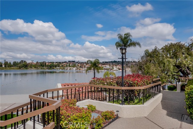 27927 Trocadero, Mission Viejo CA: https://media.crmls.org/medias/57ce32af-7a66-4c7e-8141-14759a2da807.jpg