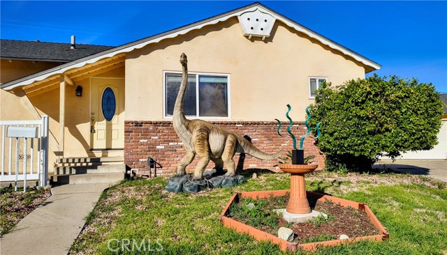 Detail Gallery Image 2 of 32 For 633 Maple Way, Upland,  CA 91786 - 3 Beds | 2 Baths