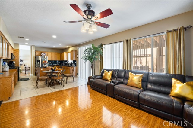 39243 Nicole Drive, Palmdale CA: https://media.crmls.org/medias/57ce881c-bc9a-4234-a25f-36921e8013bb.jpg