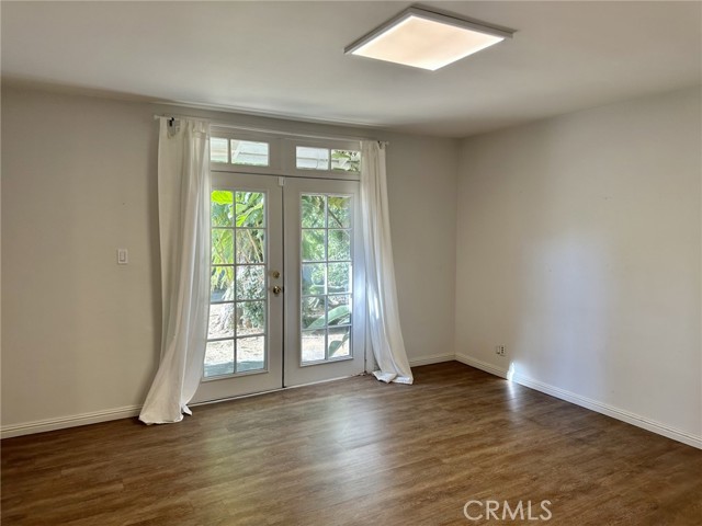 Detail Gallery Image 19 of 41 For 4515 Sherman Oaks Ave, Sherman Oaks,  CA 91403 - 3 Beds | 2/1 Baths