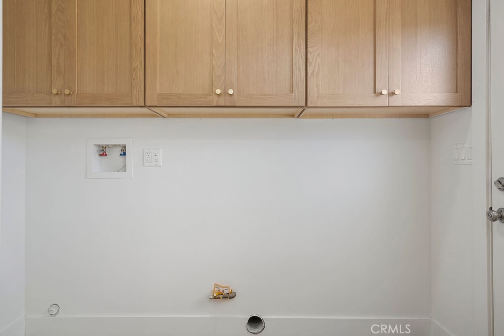 https://media.crmls.org/medias/57cef4de-98f3-4f06-b549-c3fee44fdf68.jpg?preset=X-Large