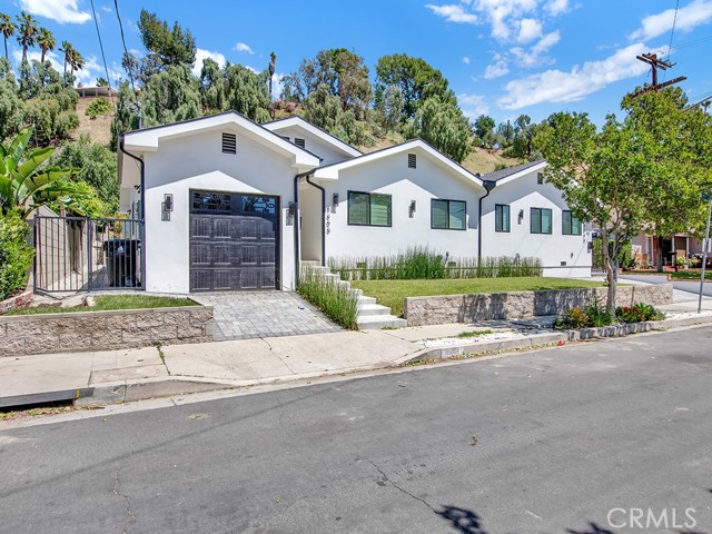 8600 Bluffdale Drive, Sun Valley, CA 