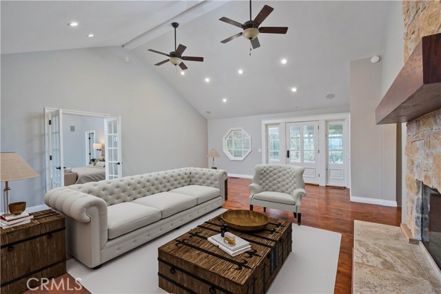 Detail Gallery Image 7 of 54 For 22757 Plummer St, Chatsworth,  CA 91311 - 3 Beds | 3 Baths