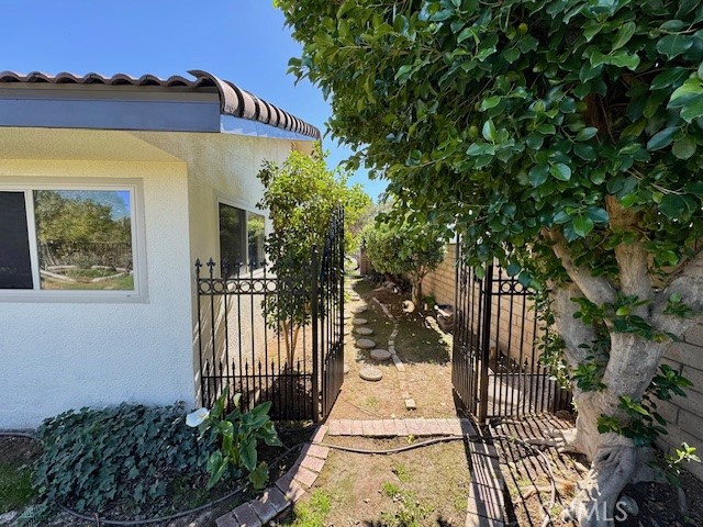 1415 Via Vallarta, Riverside CA: https://media.crmls.org/medias/57d06878-259d-4de1-9d0e-35d14ac3c928.jpg