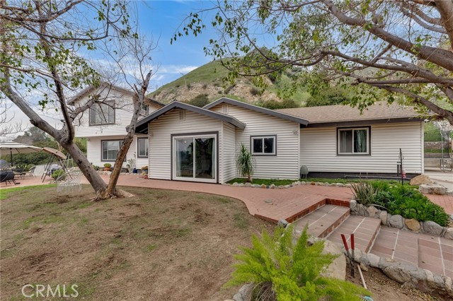 Detail Gallery Image 2 of 30 For 9707 Foothill, Sylmar,  CA 91342 - 4 Beds | 3 Baths