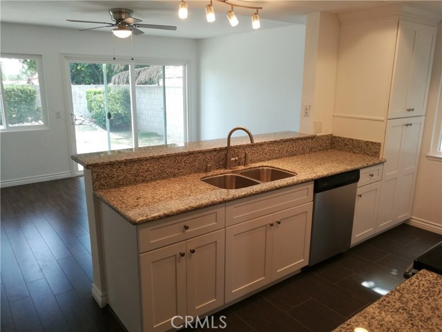 2762 E Saint Andrews Street, Ontario CA: https://media.crmls.org/medias/57d13be5-1198-4ef0-bc62-82ad356a57c0.jpg