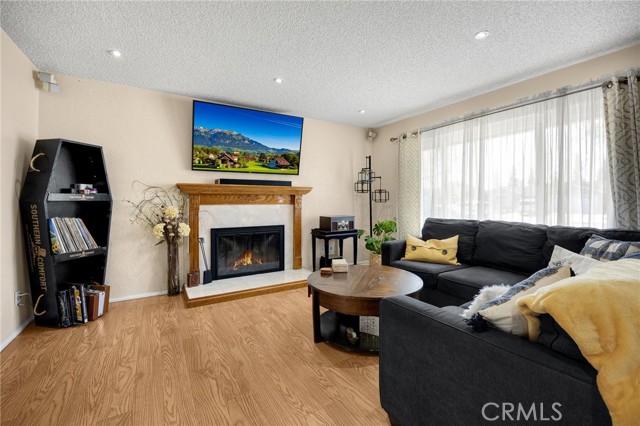 17381 Yorkshire Avenue, Yorba Linda CA: https://media.crmls.org/medias/57d142e2-22d4-4657-b8ea-27c1a94e90d2.jpg