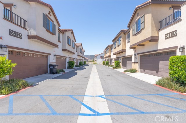 24125 Tuscany Avenue, Murrieta CA: https://media.crmls.org/medias/57d19bca-5625-4495-b13f-3478a57d0fb6.jpg