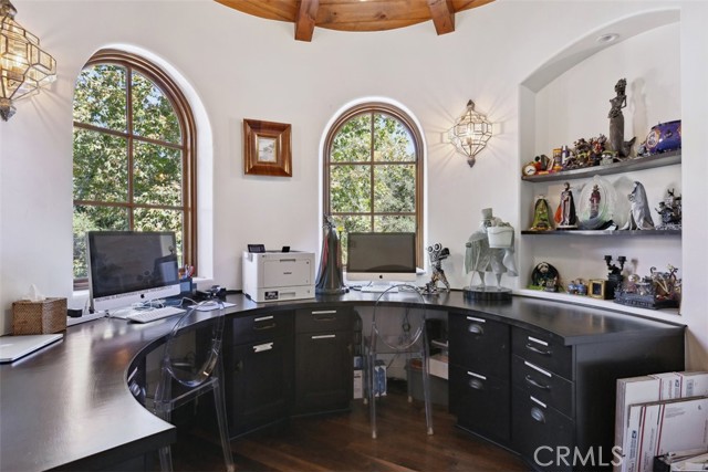 Detail Gallery Image 28 of 54 For 2040 Mckain St, Calabasas,  CA 91302 - 4 Beds | 4/1 Baths