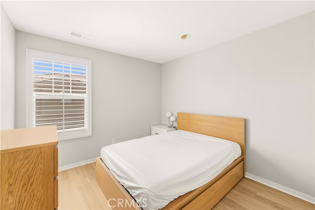 7169 Logsdon Drive, Eastvale CA: https://media.crmls.org/medias/57d2c2a4-36c2-431e-b3cb-3d3118981663.jpg