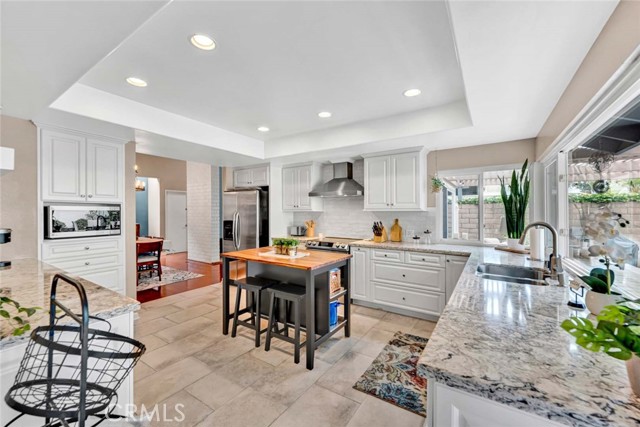 Detail Gallery Image 11 of 33 For 24615 Overlake Dr, Lake Forest,  CA 92630 - 3 Beds | 2 Baths