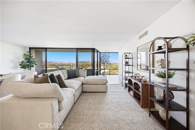 Detail Gallery Image 11 of 28 For 4316 Marina City #633,  Marina Del Rey,  CA 90292 - 3 Beds | 2 Baths