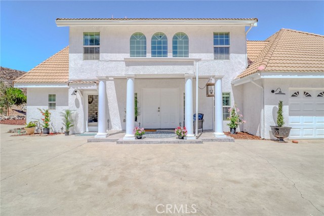 Detail Gallery Image 2 of 60 For 20948 Onaknoll Dr, Lake Mathews,  CA 92570 - 4 Beds | 3/1 Baths