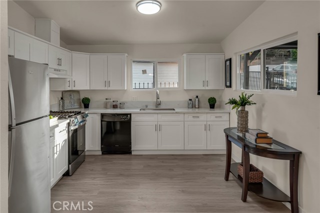 1048 Dexter Street, Los Angeles CA: https://media.crmls.org/medias/57d640d5-d00c-45b0-b488-ea89f2929706.jpg