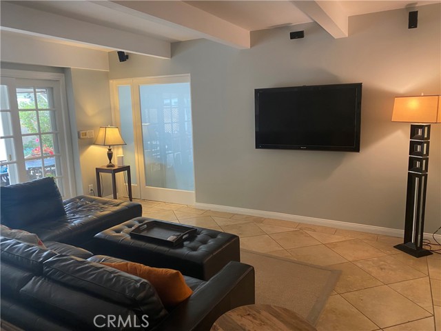 4125 Bakman Avenue, Studio City CA: https://media.crmls.org/medias/57d68df4-847c-430b-bd83-c159ef5c2006.jpg