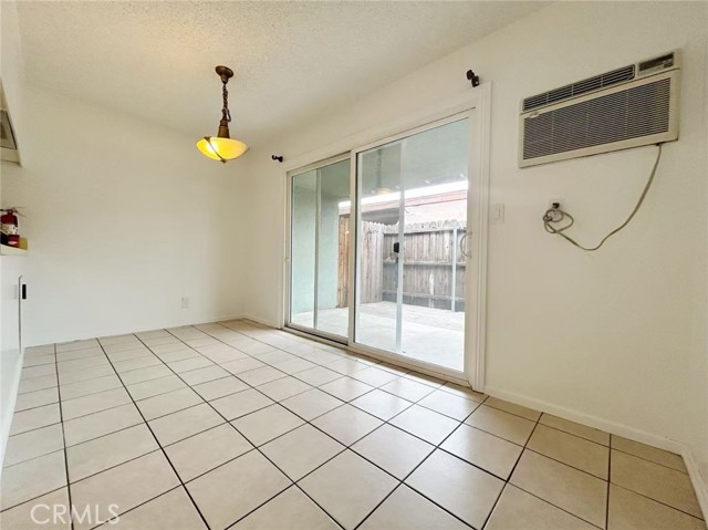 1016 W El Morado Court, Ontario CA: https://media.crmls.org/medias/57d693e4-5e73-46a9-ae5e-846ac4b63af3.jpg