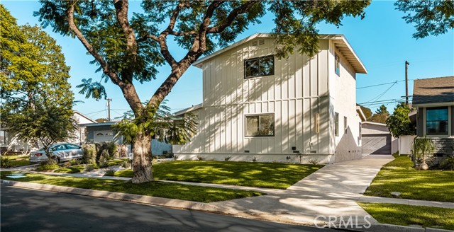 2440 Ostrom, Long Beach CA: https://media.crmls.org/medias/57d6c006-ee22-4d42-9c63-975901aaf8ed.jpg
