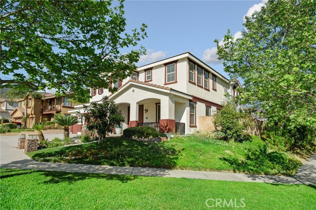 Detail Gallery Image 4 of 45 For 5073 Snowberry Dr, Fontana,  CA 92336 - 5 Beds | 4/1 Baths