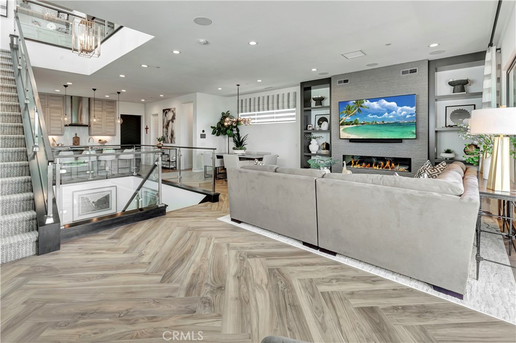 https://media.crmls.org/medias/57d7721d-f62d-4200-be26-76665a706ede.jpg?preset=X-Large