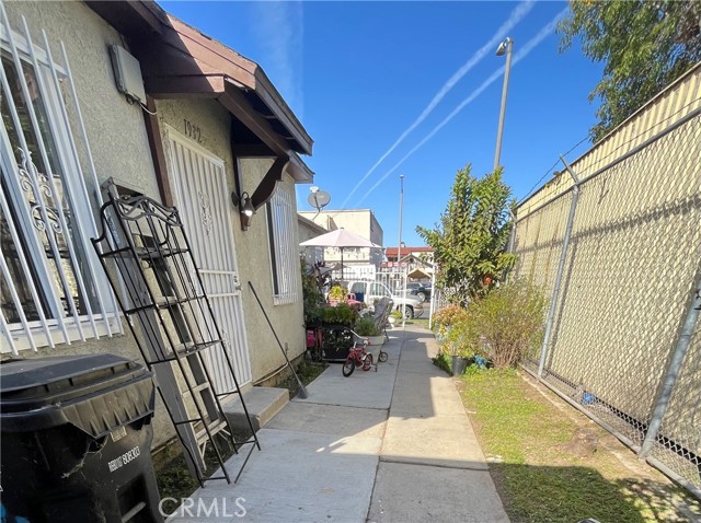 Detail Gallery Image 5 of 11 For 1930 W Manchester, Los Angeles,  CA 90047 - – Beds | – Baths