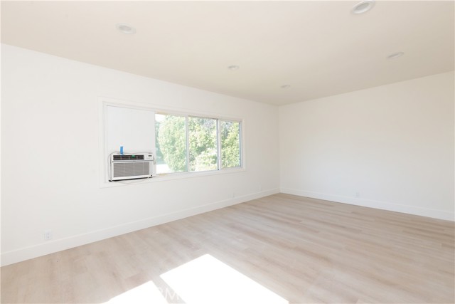 536 E Lemon Avenue, Glendora CA: https://media.crmls.org/medias/57d8a136-cc8c-4a9a-8f41-be0b89b1f775.jpg