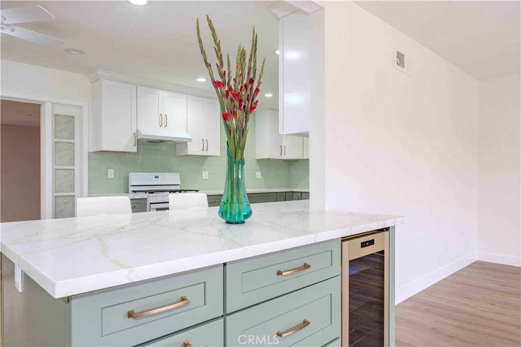 MLS #OC25280398 image #8