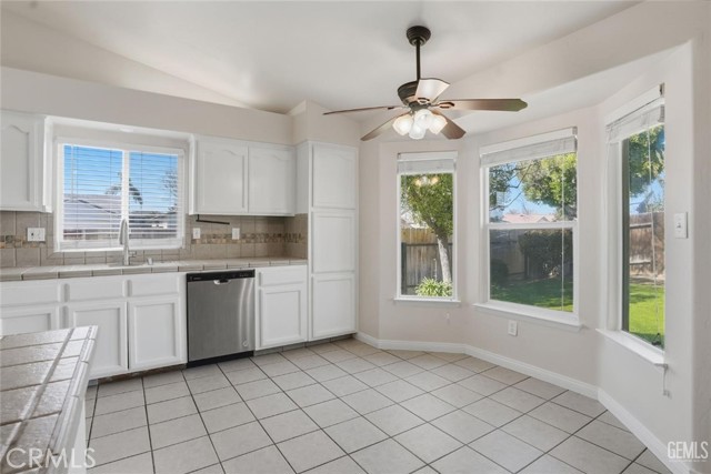Detail Gallery Image 6 of 18 For 11130 New Forest, Bakersfield,  CA 93312 - 4 Beds | 2 Baths